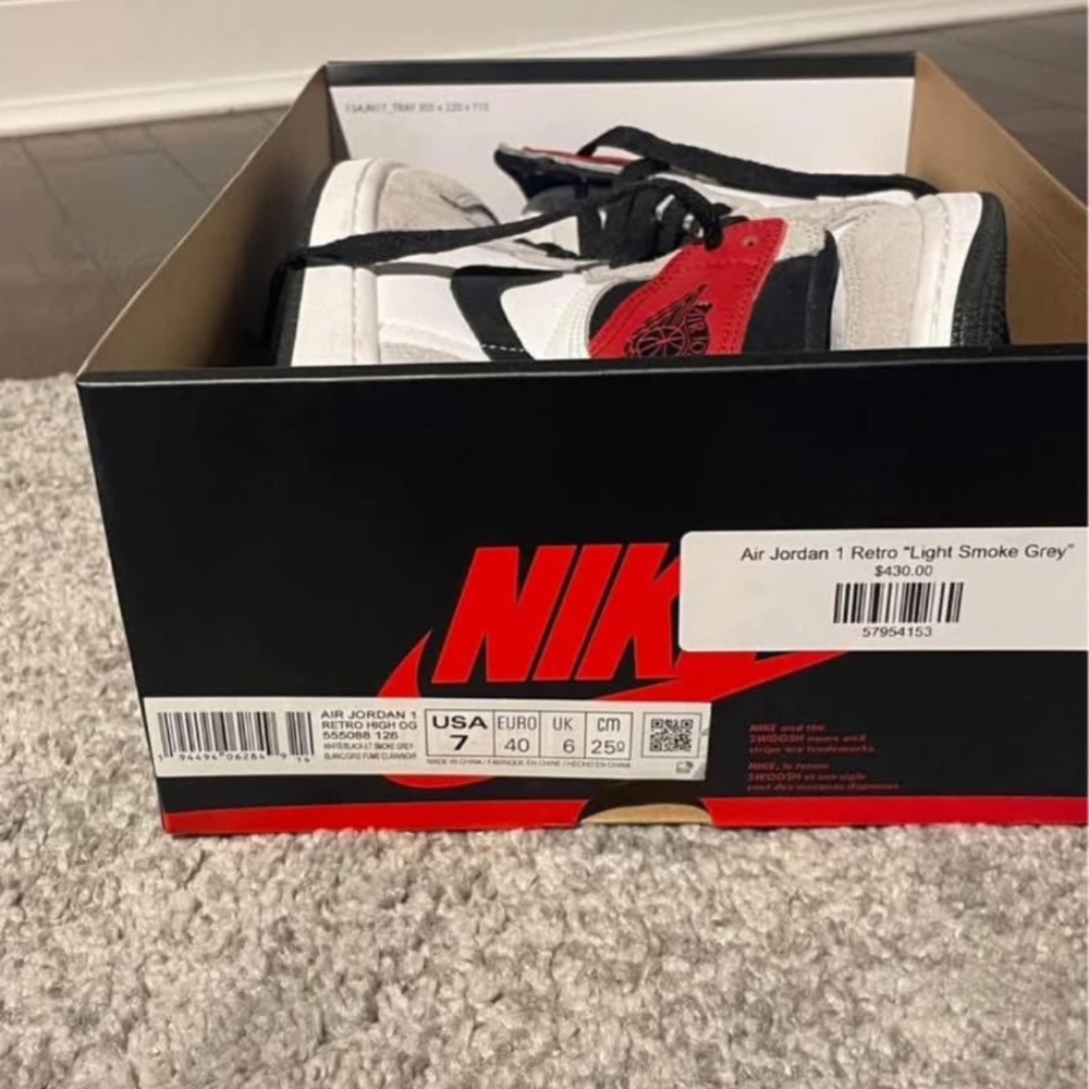 Air Jordan 1 Retro “Light Smoke Grey” - Picture 6 of 6